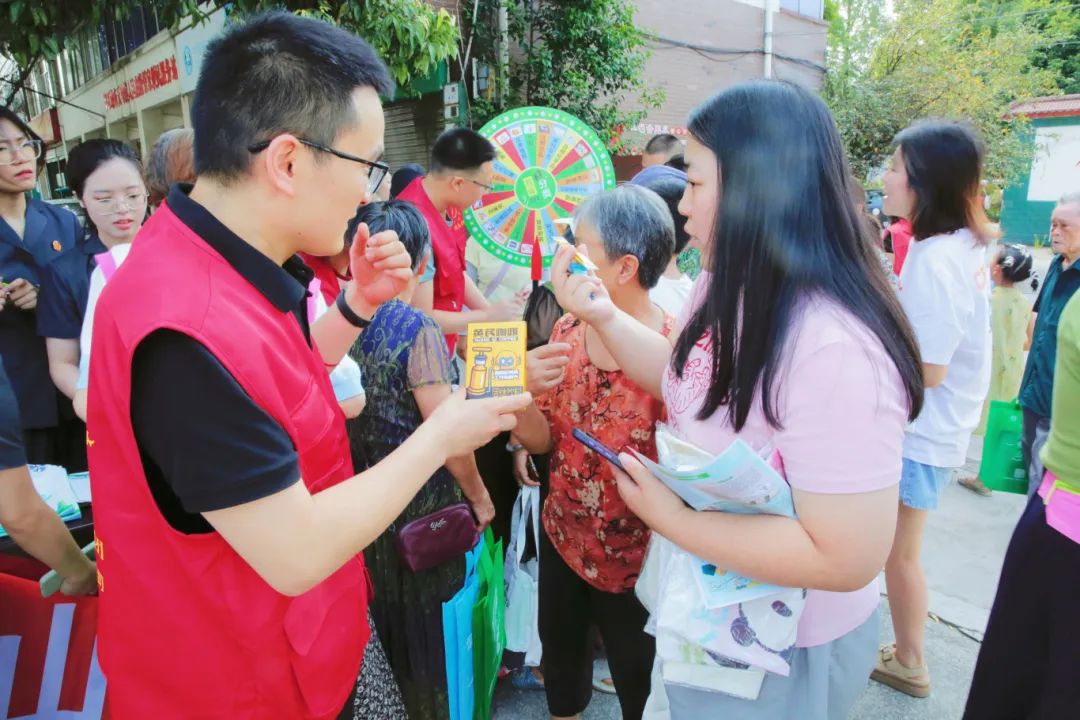 MK在线平台-MK(中国)
开展“绿水青山就是金山银山”主题公益活动